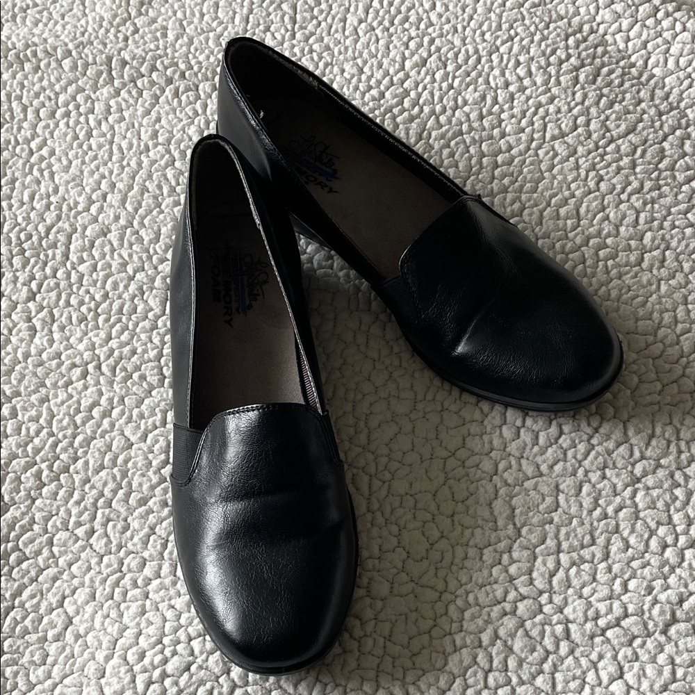 Life Stride Classic Black Loafers